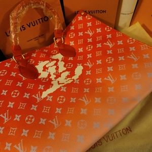 Women's Purse (Tote) brand new never used!!!